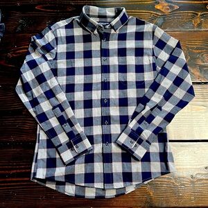 Mizzen and Main medium trim fit performance menswear button up